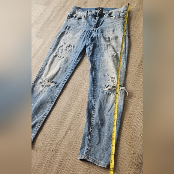 Judy Blue Adelene Girlfriend Distressed Jean Light Blue JB8273MD Size 7/28 - Picture 2 of 6